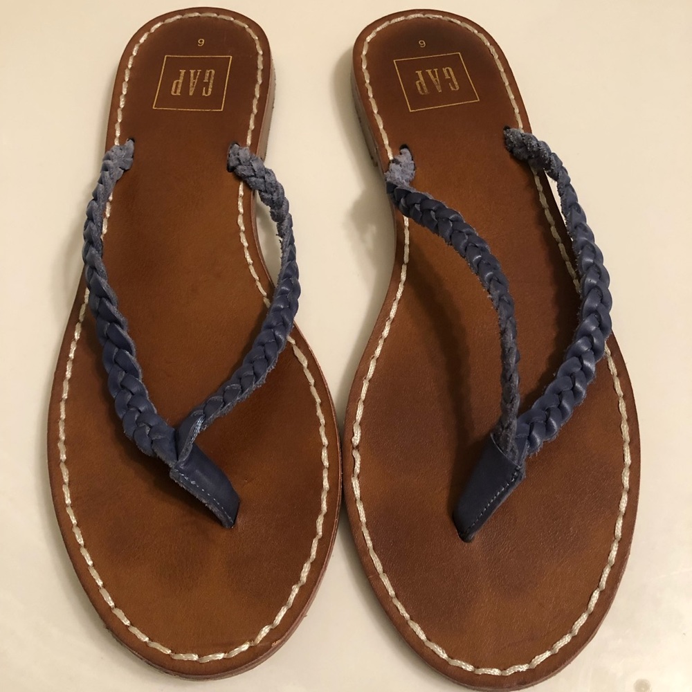 Gap Blue leather flip flop sandal